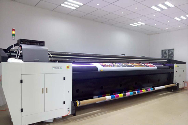 uv卷材機和寫真機有什么不同？
